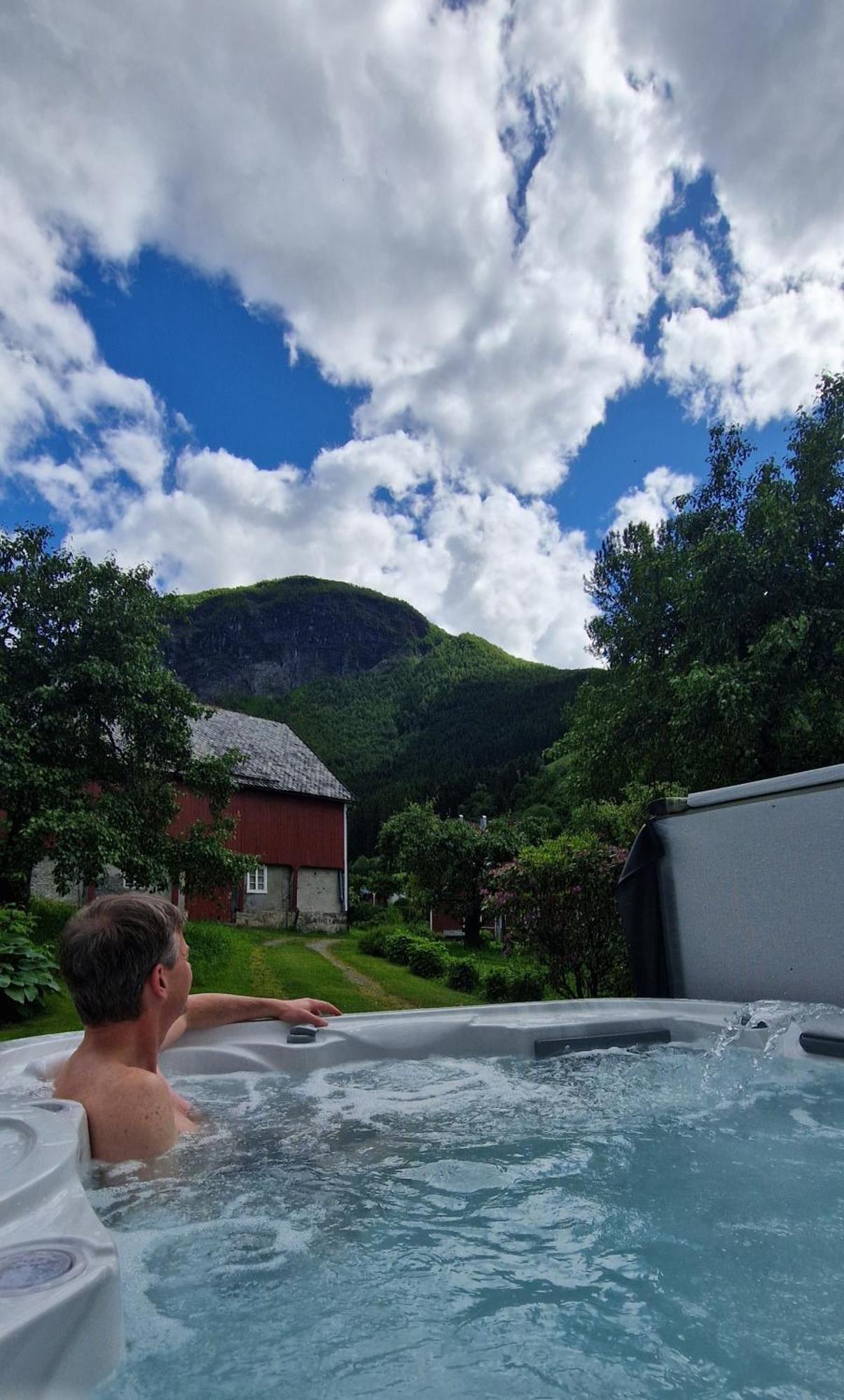 Vila Dalhus - House With Jacuzzi Norddal Exteriér fotografie